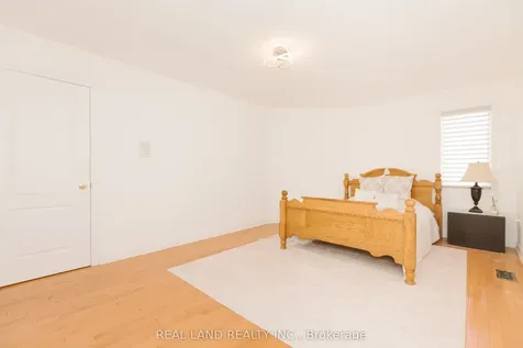 5 Rochester Hill Street Richmond Hill ON L4S 2M6