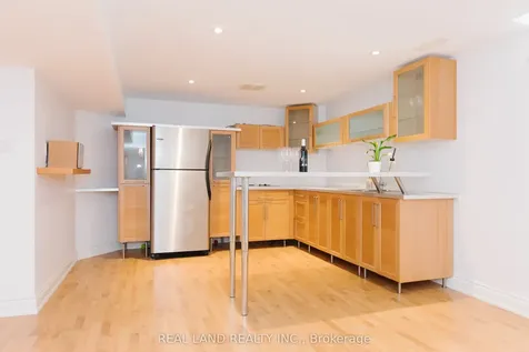 5 Rochester Hill Street Richmond Hill ON L4S 2M6