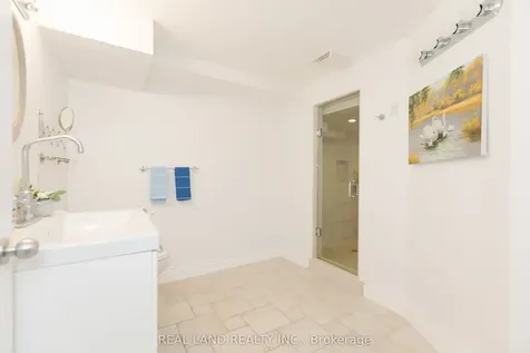 5 Rochester Hill Street Richmond Hill ON L4S 2M6