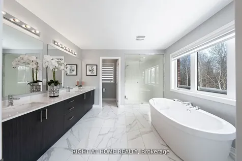 1655 Emberton Way Innisfil ON L9S 0N4