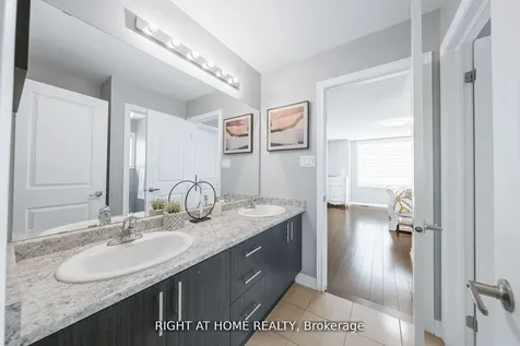 1655 Emberton Way Innisfil ON L9S 0N4