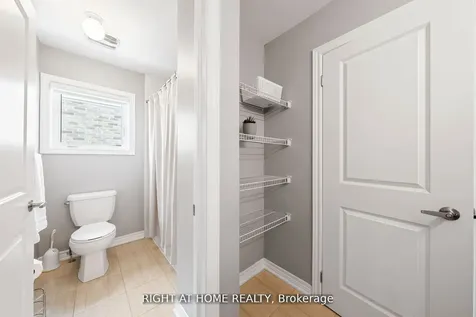 1655 Emberton Way Innisfil ON L9S 0N4