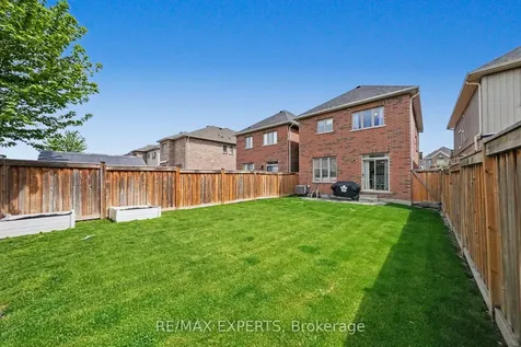 54 Weaver Terrace New Tecumseth ON L0G 1W0
