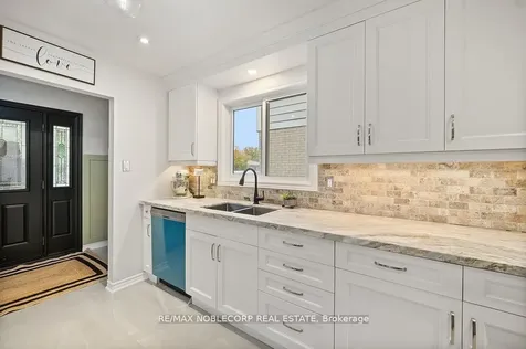 42 Mitchell Avenue New Tecumseth ON L9R 1C2