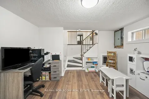 42 Mitchell Avenue New Tecumseth ON L9R 1C2