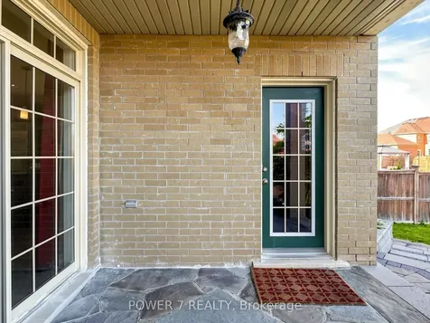 7 Bembridge Drive Markham ON L6C 0J3