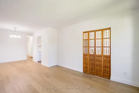 71 Harrison Drive Newmarket ON L3Y 4P3