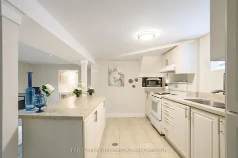 71 Harrison Drive Newmarket ON L3Y 4P3