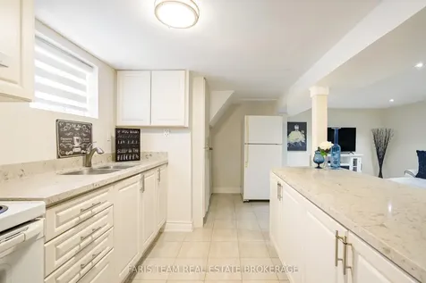 71 Harrison Drive Newmarket ON L3Y 4P3