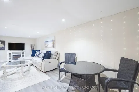 71 Harrison Drive Newmarket ON L3Y 4P3