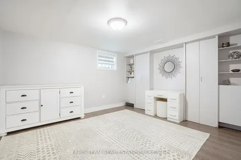 71 Harrison Drive Newmarket ON L3Y 4P3