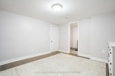71 Harrison Drive Newmarket ON L3Y 4P3