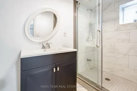71 Harrison Drive Newmarket ON L3Y 4P3