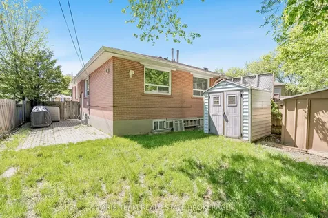 71 Harrison Drive Newmarket ON L3Y 4P3