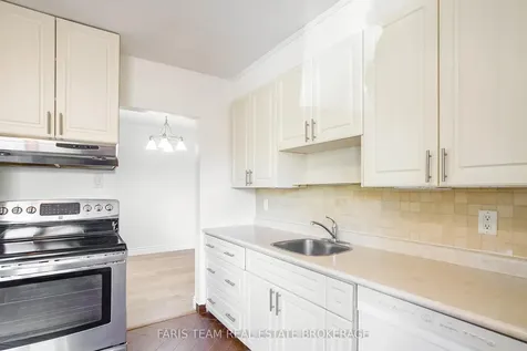 71 Harrison Drive Newmarket ON L3Y 4P3