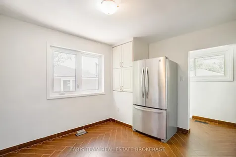 71 Harrison Drive Newmarket ON L3Y 4P3