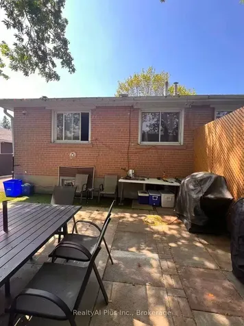 52 Walter Avenue Newmarket ON L3Y 2T3