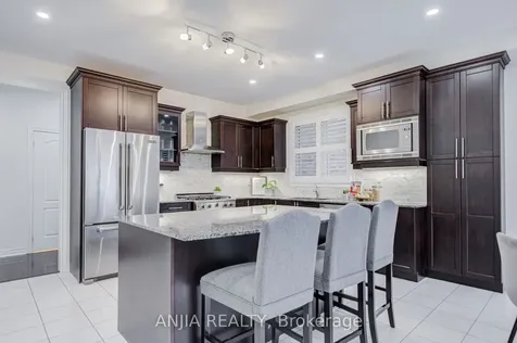 186 Ascalon Drive Vaughan ON L6A 0M8