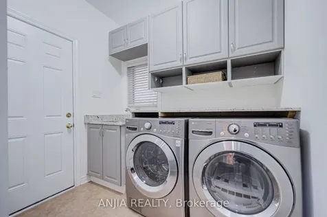 186 Ascalon Drive Vaughan ON L6A 0M8