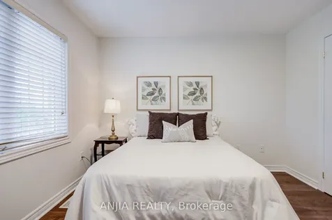 186 Ascalon Drive Vaughan ON L6A 0M8