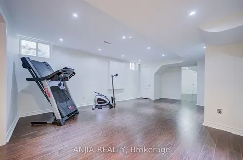 186 Ascalon Drive Vaughan ON L6A 0M8