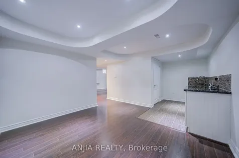186 Ascalon Drive Vaughan ON L6A 0M8