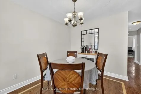 122 Septonne Avenue Newmarket ON L3Y 2W3