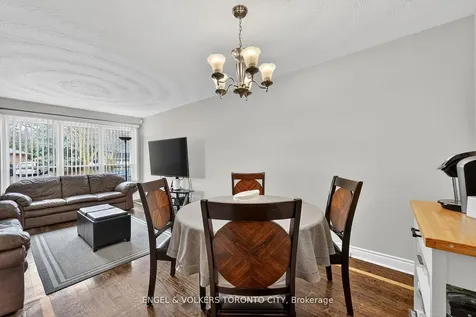 122 Septonne Avenue Newmarket ON L3Y 2W3