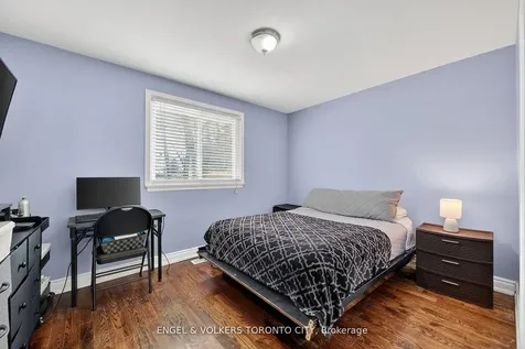 122 Septonne Avenue Newmarket ON L3Y 2W3
