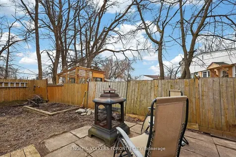122 Septonne Avenue Newmarket ON L3Y 2W3