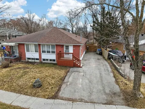 122 Septonne Avenue Newmarket ON L3Y 2W3