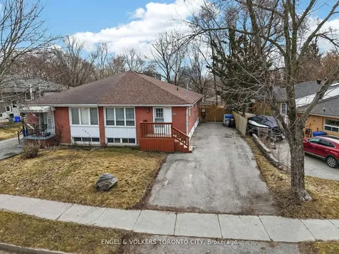122 Septonne Avenue Newmarket ON L3Y 2W3