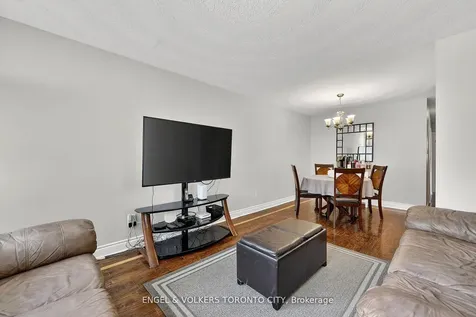 122 Septonne Avenue Newmarket ON L3Y 2W3