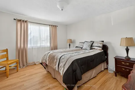 346 Darlington Crescent Newmarket ON L3Y 6N4