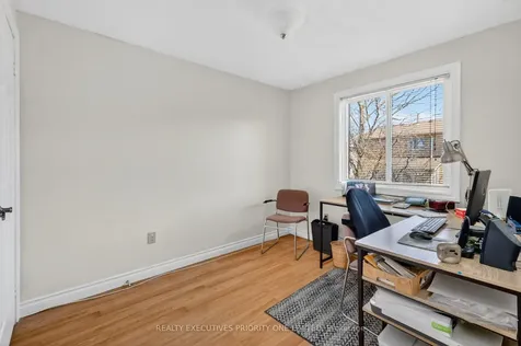 346 Darlington Crescent Newmarket ON L3Y 6N4