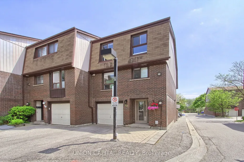11 Plaisance Road Richmond Hill ON L4C 5H1