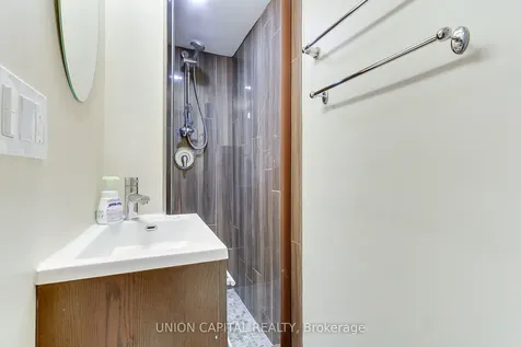 11 Plaisance Road Richmond Hill ON L4C 5H1