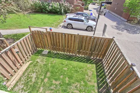 11 Plaisance Road Richmond Hill ON L4C 5H1