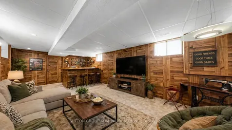 45 Howlett Avenue Newmarket ON L3Y 5S6