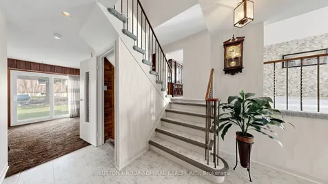 45 Howlett Avenue Newmarket ON L3Y 5S6