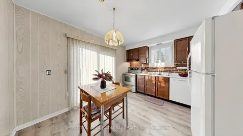 45 Howlett Avenue Newmarket ON L3Y 5S6