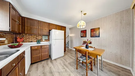 45 Howlett Avenue Newmarket ON L3Y 5S6