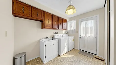 45 Howlett Avenue Newmarket ON L3Y 5S6