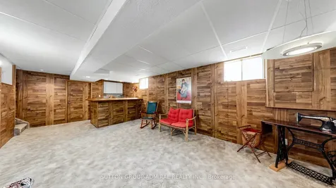 45 Howlett Avenue Newmarket ON L3Y 5S6