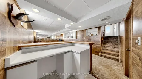 45 Howlett Avenue Newmarket ON L3Y 5S6