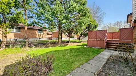 45 Howlett Avenue Newmarket ON L3Y 5S6