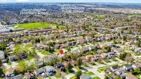 45 Howlett Avenue Newmarket ON L3Y 5S6