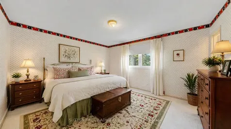 45 Howlett Avenue Newmarket ON L3Y 5S6