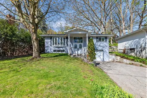 176 Charlotte Street S Newmarket ON L3Y 3S8