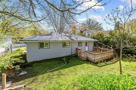 176 Charlotte Street S Newmarket ON L3Y 3S8